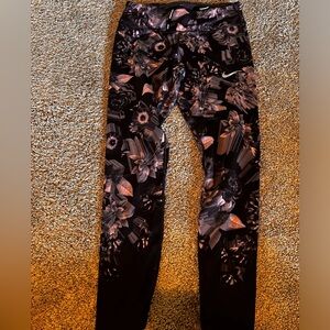 Nike leggings size small